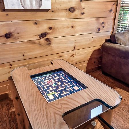 Mama Bear'S Moonshine Ridge Villa Гетлинбург Екстериор снимка