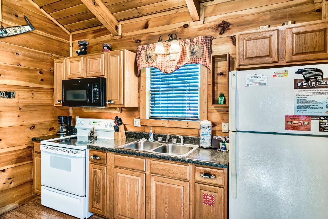 Mama Bear'S Moonshine Ridge Villa Гетлинбург Екстериор снимка